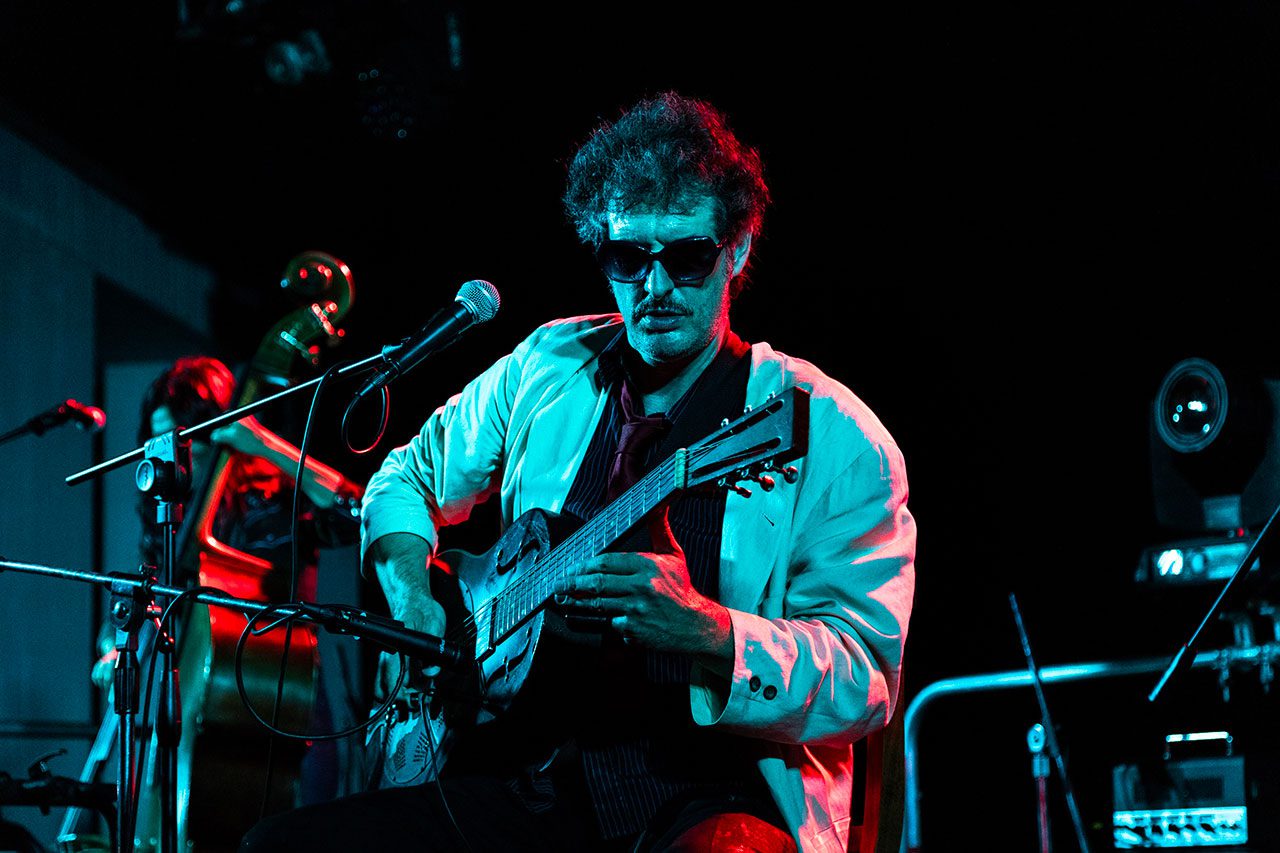 ‘CHICKS AND WINE’ IL NUOVO SINGOLO DI CEK FRANCESCHETTI ESCE NELLE RADIO IL 22 OTTOBRE