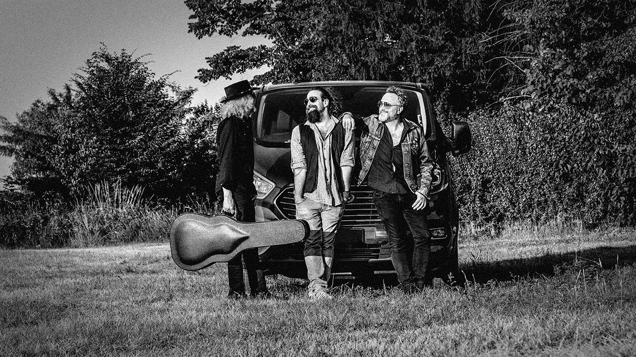 Tia Palomba & The Lazy Folks