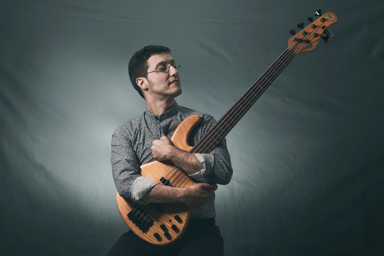 AleLoi, fuori 'La luna storta' nuovo singolo e videoclip