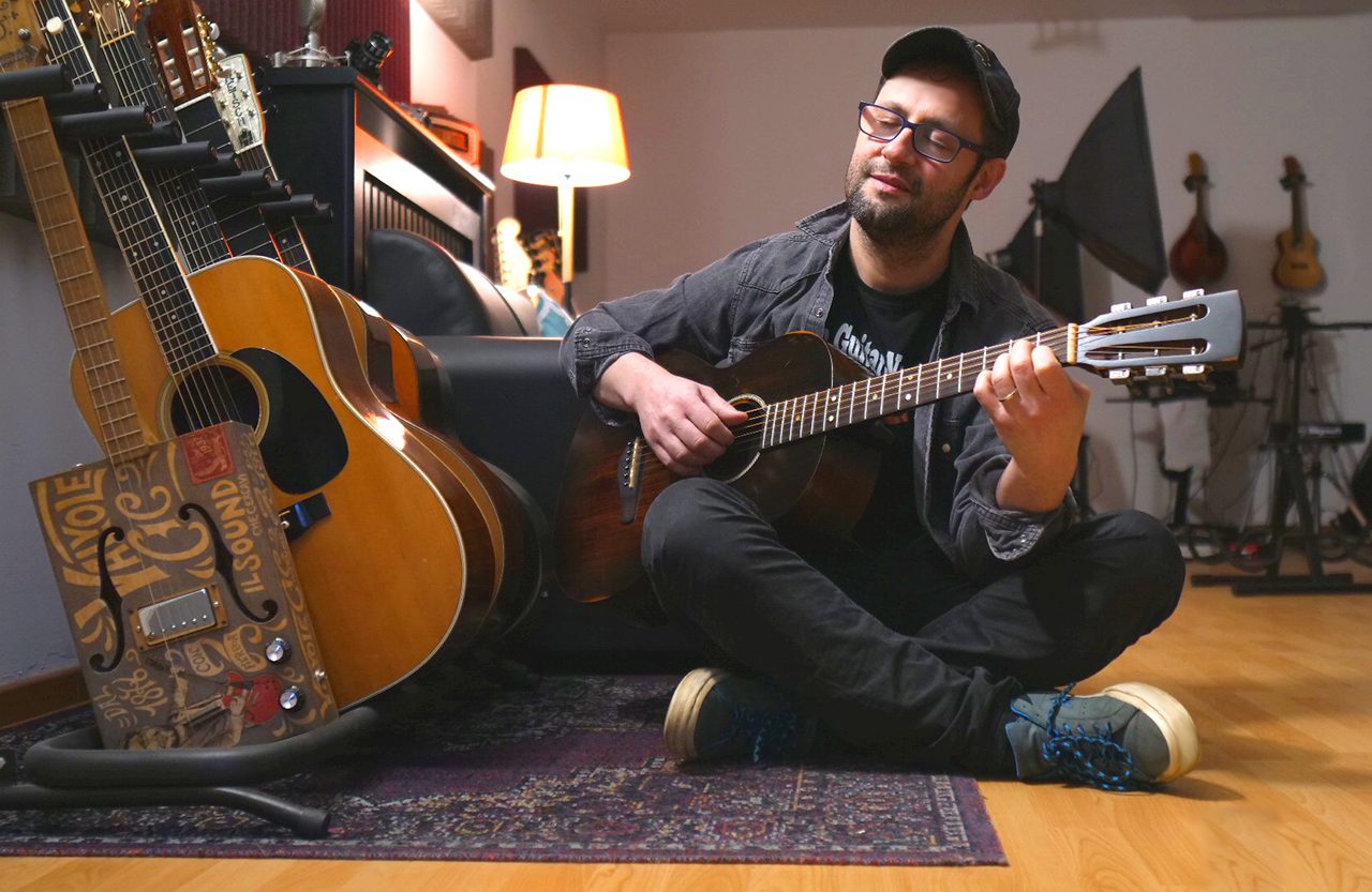CLAUDIO CICOLIN PUBBLICA “DELLA CHITARRA E DEL MISTERO”: CINQUE RACCONTI TRA MUSICA, OSSESSIONI E LATI OSCURI DELL’ANIMO UMANO
