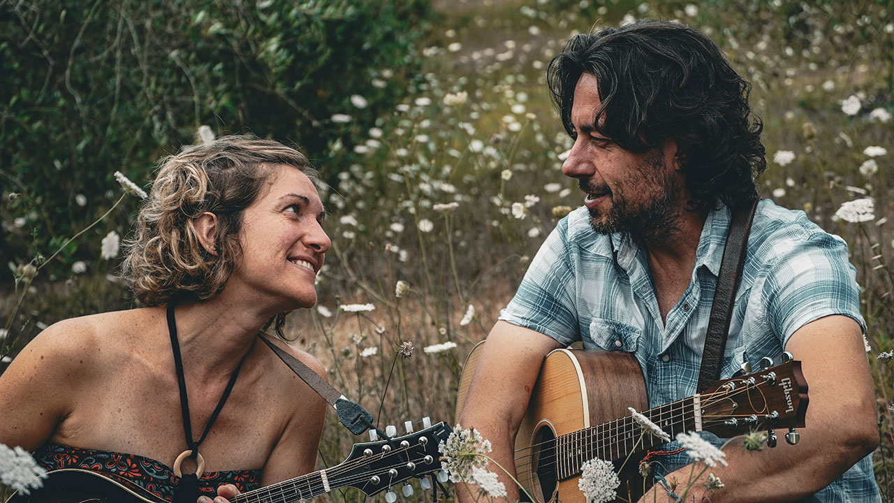 STEFANO DENTONE ESPLORA LA TRADIZIONE AMERICANA CON IL SUO SUNDANCE DUO, FUORI IL NUOVO ALBUM ‘THE SEAGULL & THE 7 SISTERS’